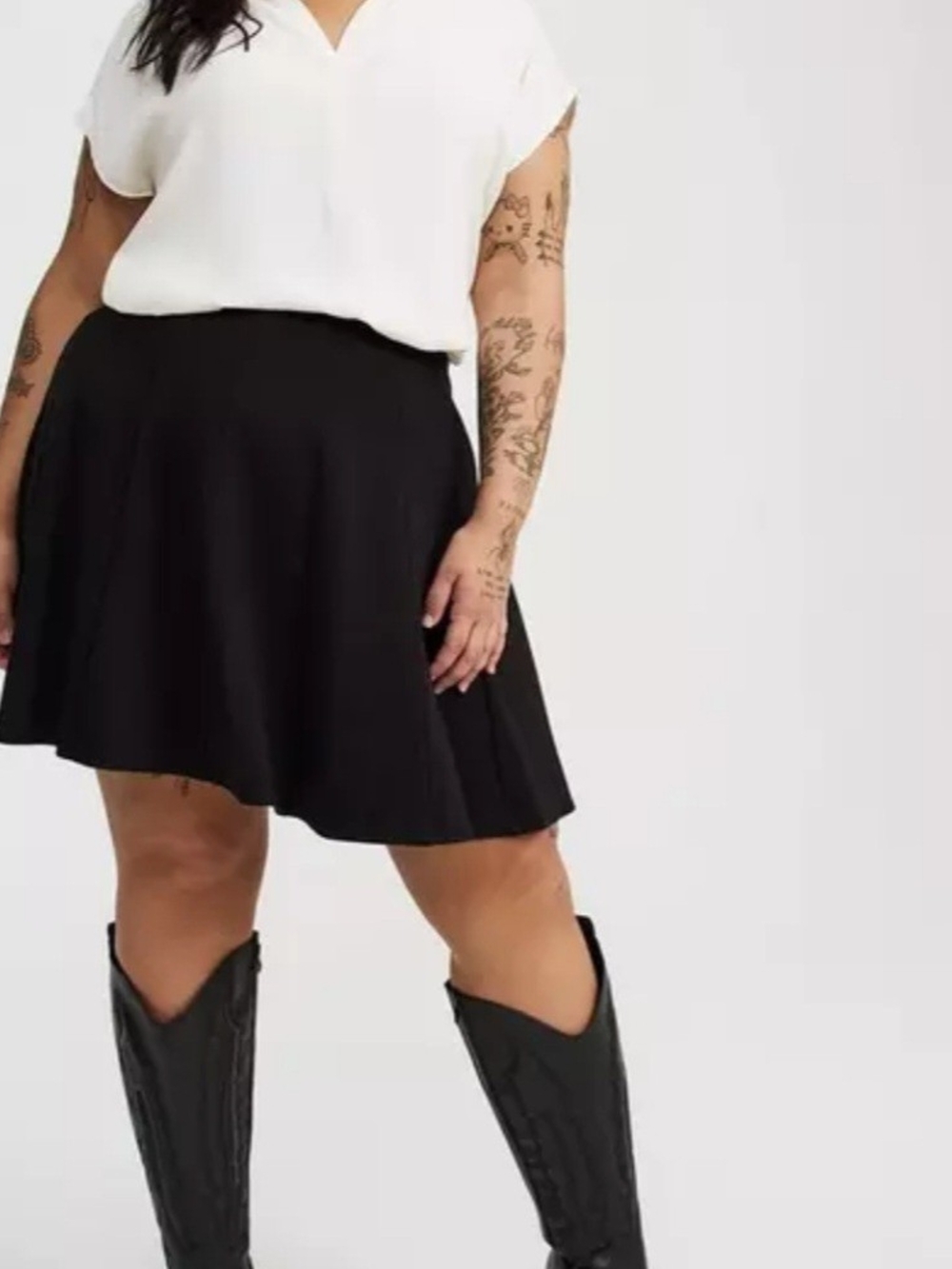 Black Plus-Size Skater Skirt with Flared Hem